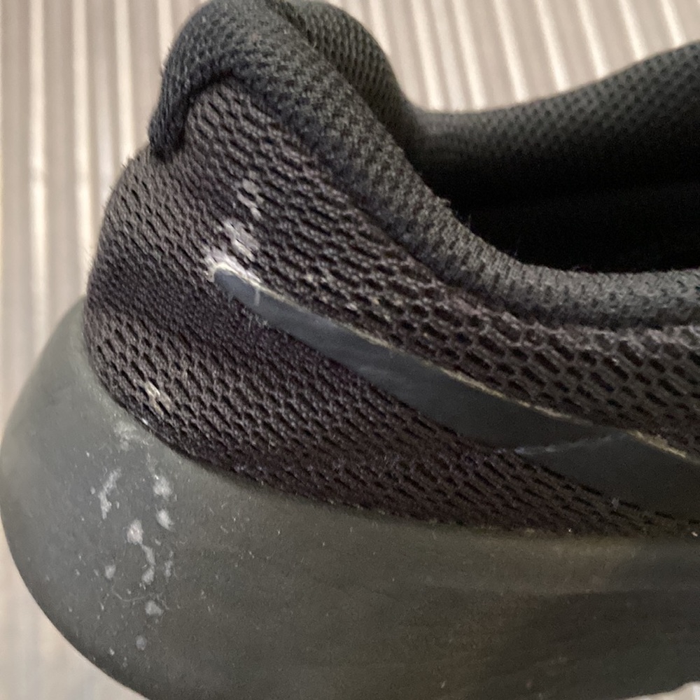Black Nikes - Picture 4 of 4